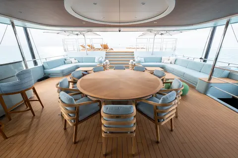 Limerence Yacht Charter, photograph 9