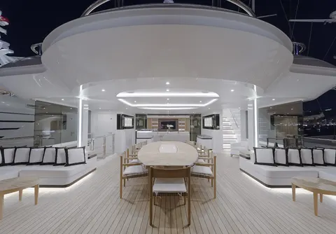 Liquid Sky Yacht Charter, photograph 12