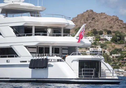 Liquid Sky Yacht Charter, photograph 2