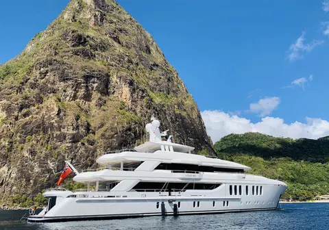 Liquid Sky Yacht Charter, photograph 5