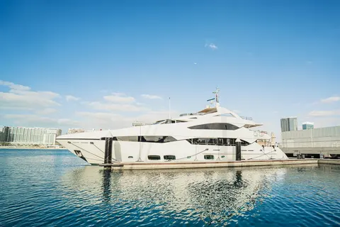 Lucien Yacht Charter in Dubai, photograph 2