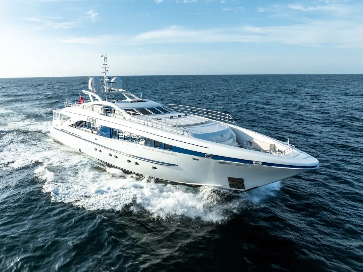 Lumir Yacht Charter
