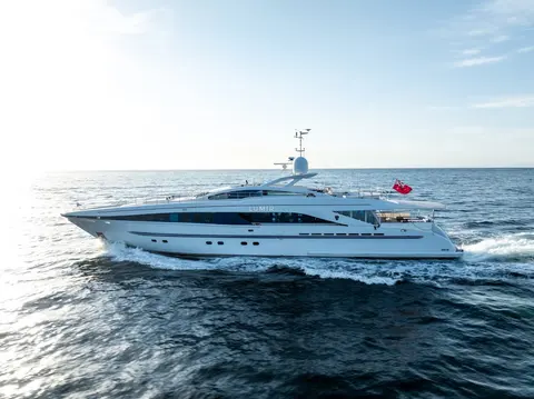 Lumir Yacht Charter, photograph 2