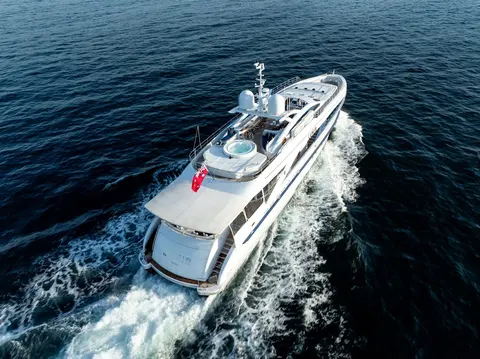 Lumir Yacht Charter, photograph 6
