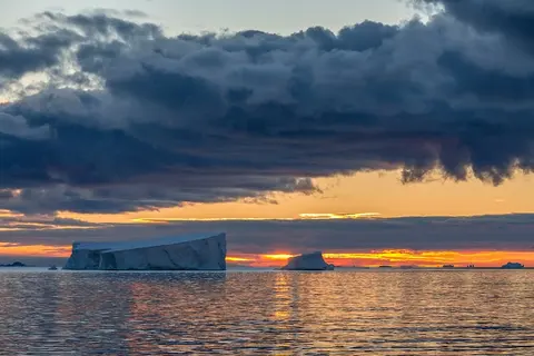 Luxury Yacht Charter and Rental in Antarctica, photograph 4