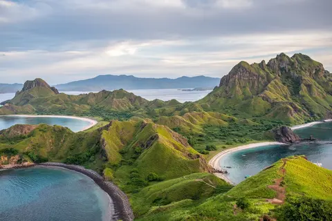 Luxury Yacht Charter and Rental in Komodo Island, photograph 8