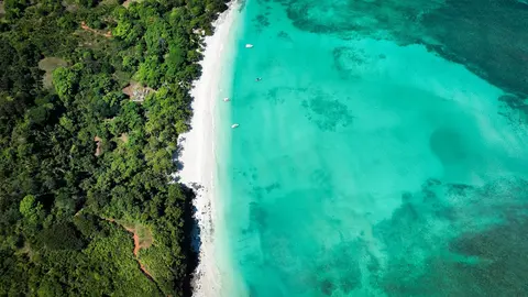 Luxury Yacht Charter and Rental in Madagascar, photograph 10