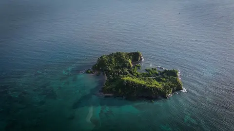 Luxury Yacht Charter and Rental in Madagascar, photograph 11