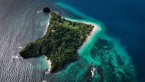 Luxury Yacht Charter and Rental in Madagascar, photograph 8