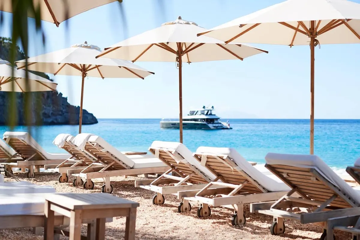Luxury Yacht Charter and Rental in Saint Martin