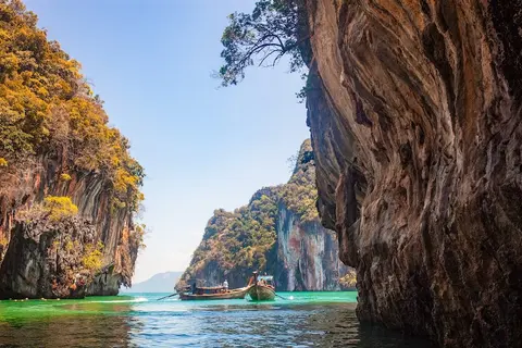 Luxury Yacht Charter and Rental in Thailand, photograph 4