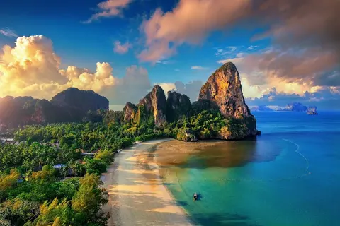 Luxury Yacht Charter and Rental in Thailand, photograph 7