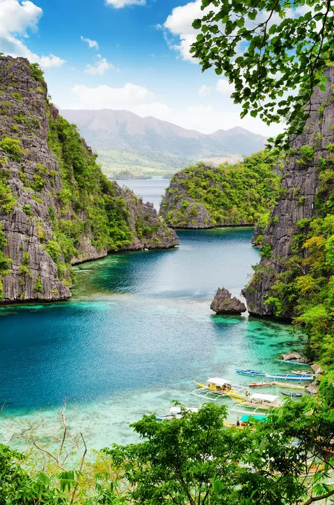Luxury Yacht Charter and Rental in the Philippines, photograph 7