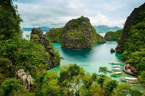 Luxury Yacht Charter and Rental in the Philippines, photograph 9