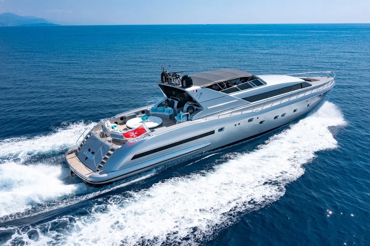 Make an Evening Unforgettable on the Deck of a Yacht