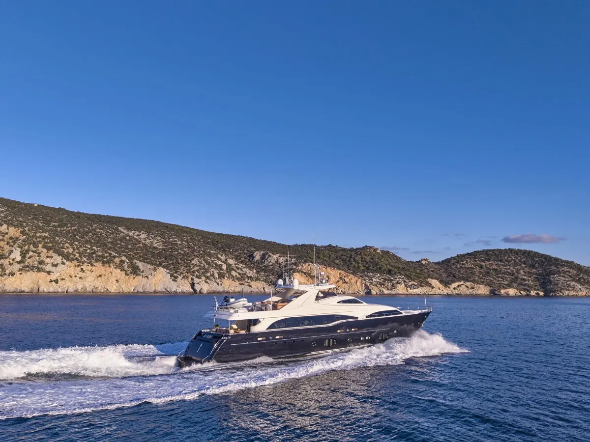 Malen Yacht Charter