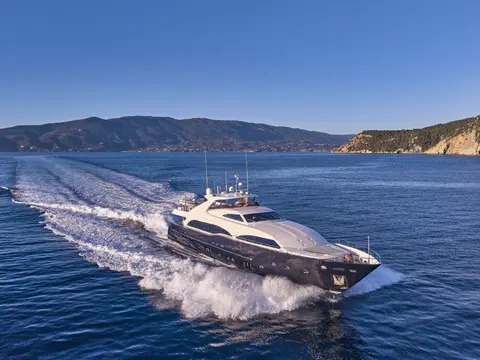 Malen Yacht Charter, photograph 2