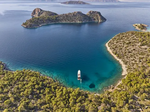 Malen Yacht Charter, photograph 7