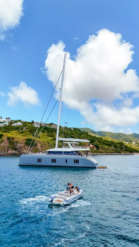 Mana Kai Yacht Charter, photograph 2