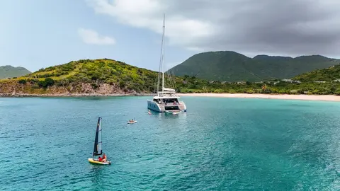 Mana Kai Yacht Charter, photograph 4