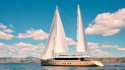 Marallure Yacht Charter, photograph 3