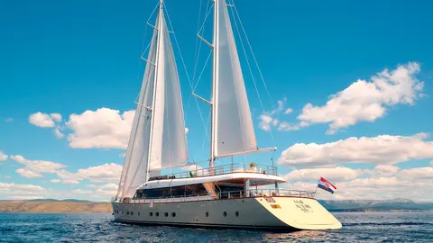 Marallure Yacht Charter, photograph 5