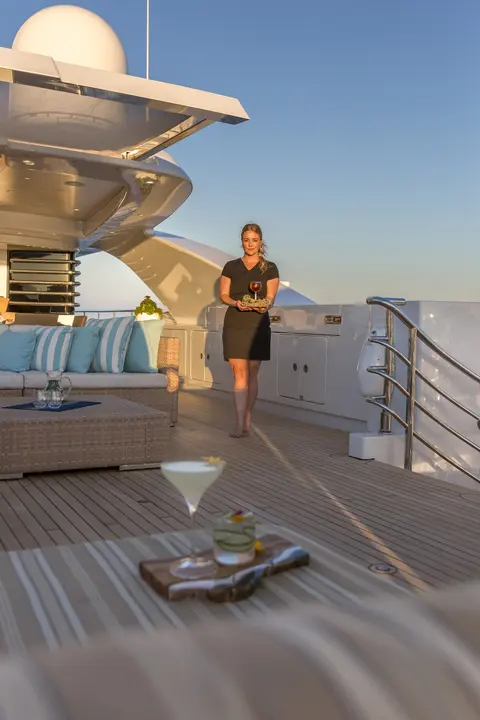 Maraya Yacht Charter, photograph 5