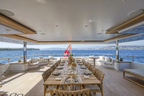 Maraya Yacht Charter, photograph 6