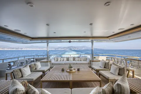 Maraya Yacht Charter, photograph 8