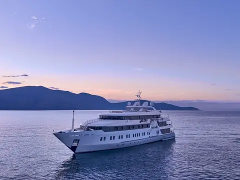 Marquise Yacht Charter, photograph 11