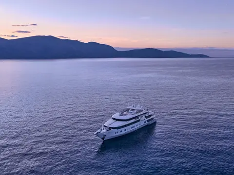 Marquise Yacht Charter, photograph 12