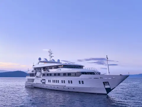 Marquise Yacht Charter, photograph 3