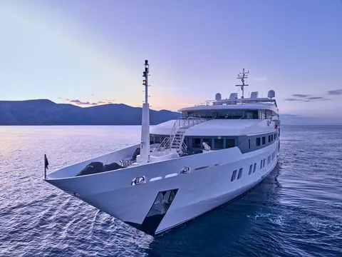 Marquise Yacht Charter, photograph 5