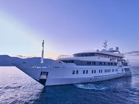 Marquise Yacht Charter, photograph 6