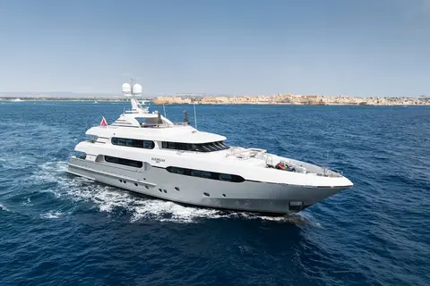 Maximilian Mmiv Yacht Charter, photograph 3