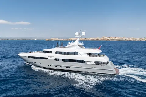 Maximilian Mmiv Yacht Charter, photograph 7
