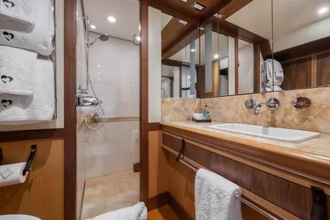 Mes Amis Yacht Charter, photograph 11