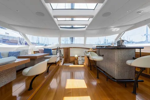 Mes Amis Yacht Charter, photograph 2