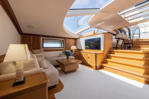 Mes Amis Yacht Charter, photograph 4
