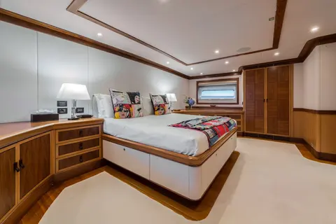 Mes Amis Yacht Charter, photograph 6