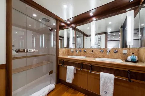 Mes Amis Yacht Charter, photograph 7