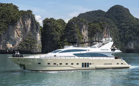Mia Kai Yacht Charter, photograph 4