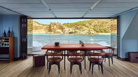 Midori Yacht Charter, photograph 10