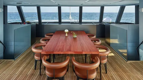 Midori Yacht Charter, photograph 11