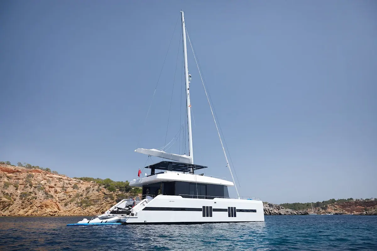 Midori Yacht Charter