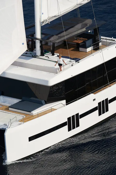 Midori Yacht Charter, photograph 4