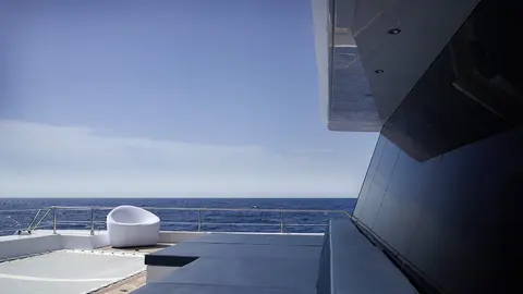 Midori Yacht Charter, photograph 9