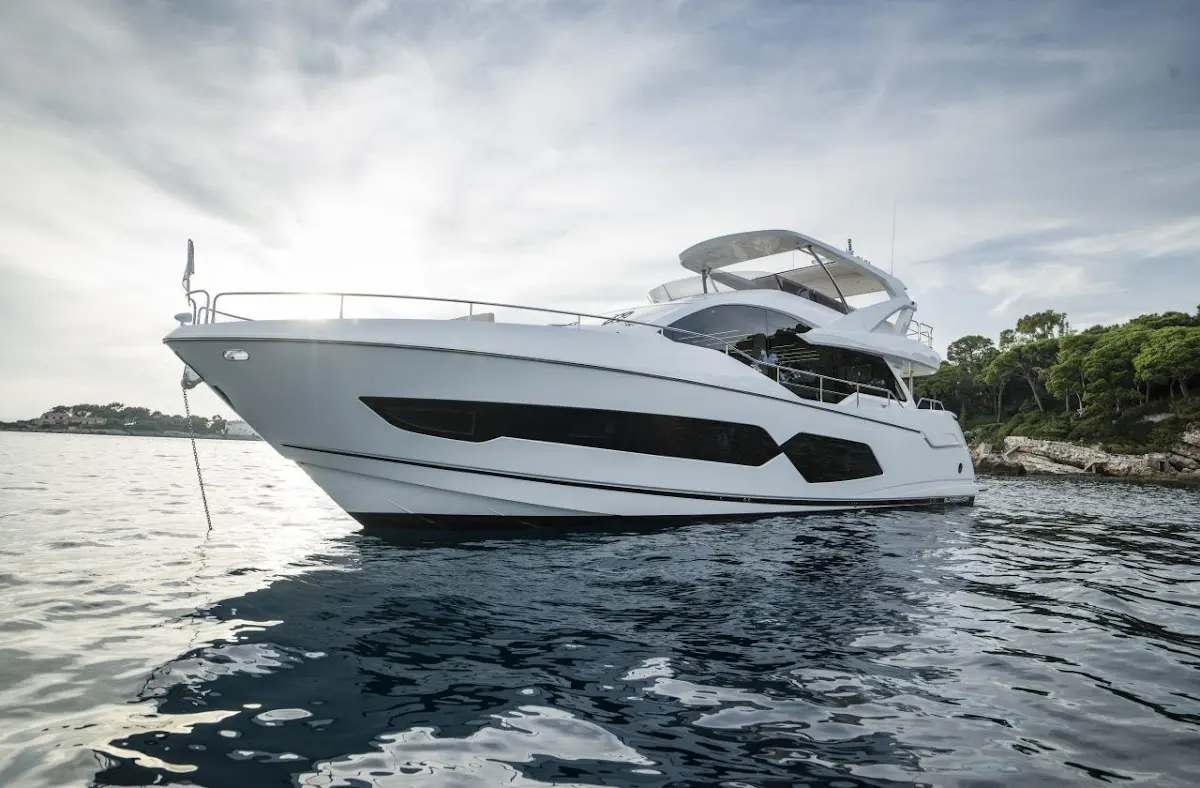 Mikel Angelo Yacht Charter