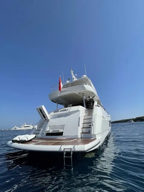 Mikel Angelo Yacht Charter, photograph 3