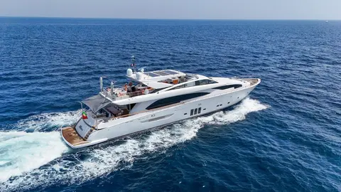 Millesime Yacht Charter, photograph 3